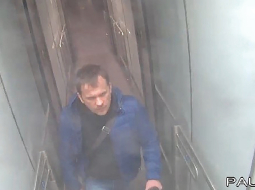 Aleksandrs Petrovs pēc ielidošanas Getvikas lidostā 2. martā.
Foto — Skotlendjards/AP/LETA