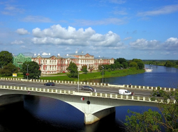Jelgavas pils un tilts pār Lielupi. Foto: Kaspars Nordens, LETA