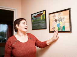 «Man gribas, lai bērni vienmēr zinātu, ka šīs mājas durvis viņiem vienmēr būs vaļā.»
Foto — Ieva Salmane