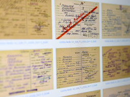 Daļa no bijušās Valsts drošības komitejas (VDK) dokumentiem jeb tā dēvētajiem "čekas maisiem" publiskota interneta vietnē "kgb.arhivi.lv". Foto: Paula Čurkste, LETA