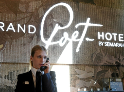 Viesnīcu ķēdes "Semarah Hotels" pieczvaigžņu viesnīca "Grand Poet Hotel".  Foto: Edijs Pālens, LETA