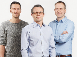 SIA OSS Networks līdzīpašnieki Mārtiņš Gailītis (no kreisās), Juris Breicis un Armands Meinarts.
Foto — Edmunds Brencis