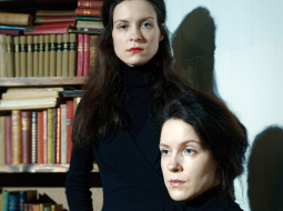 Agnese (stāv) un Madara. Foto — Jānis Pipars