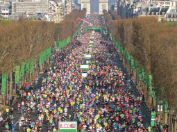 Parīzes maratona starts Elizejas laukos.
Foto — Reuters/Scanpix