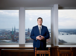 Kaspars Gerhards ministrijas 23. stāvā. Foto: Edmunds Brencis