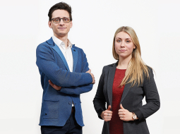 UX Design Agency līdzīpašnieks un komercdirektors Alberts Pumpurs 
un komunikācijas speciāliste Monika Cālīte.
Foto — Edmunds Brencis