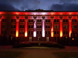 Daugavpils Universitātes ēka svētku noformējumā. Foto: Ivars Soikāns, LETA