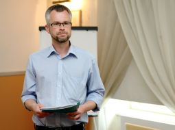 Žurnālists Gundars Rēders. Foto: Ieva Čīka, LETA