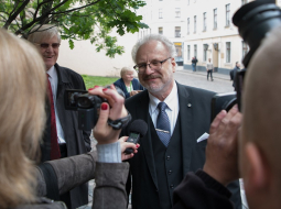 Egils Levits ierodas Saeimā uz balsojumu par Valsts prezidentu. Foto: Saeimas Preses centrs