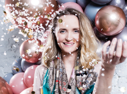 Laura Keršule (38). Agrāk: mārketinga vadītāja SIA Olimpiskais sporta centrs.
Tagad: 2016. gadā reģistrētā uzņēmuma SIA Helium dibinātāja un radošā direktore.
Foto — Ieva Salmane