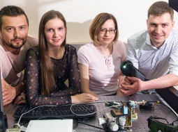 No kreisās: Aleksejs Ļihačovs, Ilze Ļihačova, Ilona Kuzmina un Dmitrijs Bļizņuks.
Foto — Gints Ivuškāns