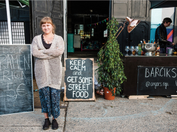 Uzņēmuma Street Food Latvia līdzdibinātāja Monta Vecozola.
Foto — Reinis Inkēns