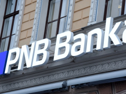 "Norvik banka" jaunā nosaukuma "PNB banka" izkārtne. Foto: Zane Bitere, LETA