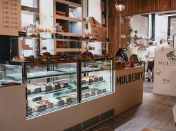 Saldummīļi novērtēs konditorejas Mulberry plašo kūku, smalkmaizīšu un svaigi ceptas maizes piedāvājumu