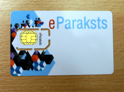 E-paraksta lietotāja karte. Foto: Ieva Čīka, LETA