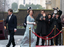 Elizabetes II lomā Olīvija Kolmena