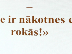 Šis ir 2013.gada spārnotais teiciens. Likās piemērots ilustrācijai šim jautājumam par latviešu valodu. Foto: Edijs Pālens, LETA
