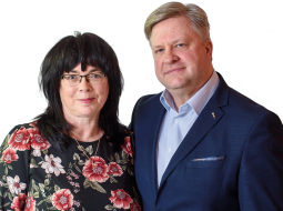 Jānis Brantevics un Laimdota Lauriņa, 
z/s Kalna-Mikas saimnieki.
Foto — Gints Ivuškāns