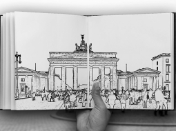 Brandenburgas vārti Berlīnē vairākas desmitgades bija sadalītās Vācijas simbols. «Pēc mūra» vācu literatūrā parādījās centieni atainot atšķirīgo Rietumu un Austrumu uztverē
