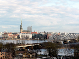 Rīgas panorāma un Dzelzceļa tilts pār Daugavu. Foto: Zane Bitere, LETA