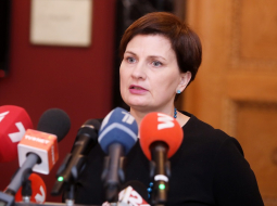 Veselības ministre Ilze Viņķele piedalās preses konference pēc valdības ārkārtas sēdes saistībā ar Covid-19 vīrusa izplatību Latvijā. Foto: Ieva Leiniša, LETA