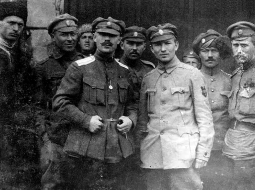 Bredova grupas ģenerāļa Drozdovska 2. virsnieku kavalērijas pulka virsnieki Polijā 1920. gadā. Baltās kustības muzeja Parīzē krājums