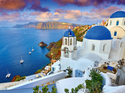 2020_06_0f68420a-998d-43b4-800b-9bc8829ba4a1-santorini-full-guide-lead.png