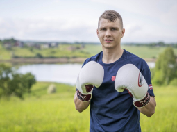 Bokseris Elvis Veisbergs. Publicitātes foto