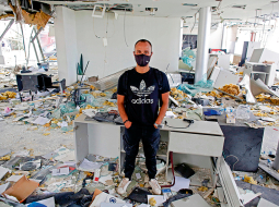 Izpostīts birojs Beirūtas centrā.
Foto — Scanpix