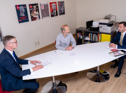 Priekšvēlēšanu diskusija IR redakcijā - no kreisās Vilnis Ķirsis, Pauls Raudseps un Mārtiņš Staķis. Foto: Lauris Aizupietis