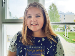 «Šī ir kolosāla iespēja iegūt vērtīgu pieredzi un sevi pilnveidot!» Annija aicina 11 un 12 gadus vecus lasītājus spicēt ausis un acis, jo sākusies pieteikšanās pirmajai jaunā čempionāta kārtai.
Foto no privātā arhīva