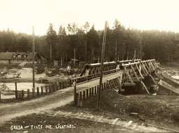 Gaujas tilts Līgatnē 1936. gadā. To atklāja 1924. gadā, un tas kalpoja līdz Otrā pasaules kara sākumam