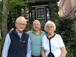 Jānis Krēsliņš (no kreisās). Foto no privāta arhīva