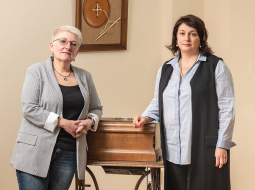 Jeļena Fleišere (pa kreisi) un Olga Mureviča, SIA Lattex D īpašnieces un vadītājas.
Foto — Māris Justs