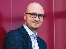 Psihoterapeits Artūrs Miksons: jau pirms pandēmijas bija vērojams, ka cilvēki ģimenē retāk sarunājas, bet sociālie tīkli kļūst par alternatīvu personiskam kontaktam.
Foto no personīgā arhīva