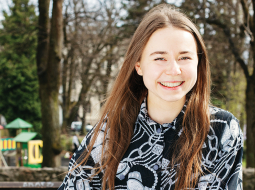 Cēsniece Alise Siliņa vēlas studēt prestižajā Karaliskajā mūzikas akadēmijā Londonā.
Foto — Kristīne Madjare