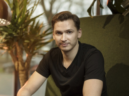"Printful" vadītājs Dāvis Siksnāns. Foto: Reinis Hofmanis