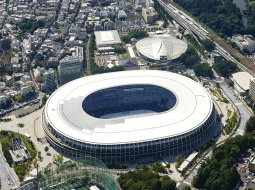 Skats uz jauno Tokijas nacionālo stadionu, 
kura celtniecība izmaksāja 157 miljardus jenu (1,2 miljardi eiro).
Foto — Scanpix