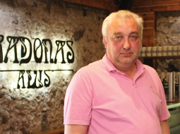 Edgars Zaharovs, Madonas Alus saimnieks.
Foto — Andris Vanadziņš