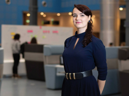Lai laikus pabeigtu olimpiskās cepures Nīderlandes atlētiem, latviete Linda Plaude strādāja vairākus mēnešus.
Foto no personīgā arhīva