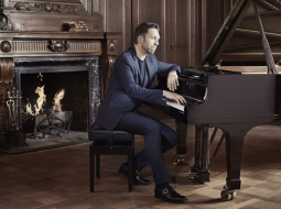 2021_09_Leif-Ove-Andsnes-2-c-Gregor-Hohenberg-1024x819-1.png