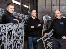 Rūdols, Ansis un Edmunds Peslaki, SIA Peslaks Metālapstrāde īpašnieki.
Foto — Ieva Salmane