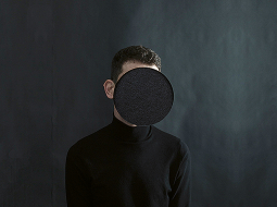 2022_02_Black_Carnation_3.png