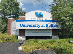 Bufalo Universitāte. Autores foto