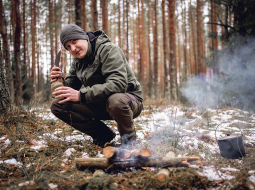 Dodoties mežā, svarīgi parūpēties par sevi, taču atstāt pēc iespējas mazāk pēdu dabā, uzskata Oskars Lauciņš.
Foto no personīgā arhīva