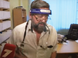 Ārsts Jevgēnijs Ņikiforenko ekrānuzņēmumā no LTV raidījuma De facto
