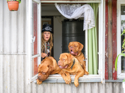 Solvita Bodoga ar Bitīti, Naomīti un Poli.
Foto — Edgars Pohevičs