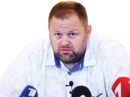 Andrejs Sozinovs preses konferencē 2019. gadā.
Foto — LETA