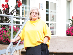 «Jaunais finansēšanas modelis liks mums skolotāju algas iesaldēt, nekāda palielināšana nesanāk,» saka Mārupes Valsts ģimnāzijas direktora vietniece Andžela Sokolova.
Foto — Kristīne Madjare