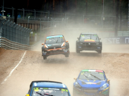 Auto Biķernieku trasē. Foto - Edijs Pālens, LETA